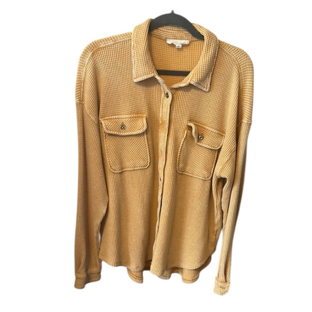 Waffle knit texture Button-up breast pockets boyfriend style layering piece Sm